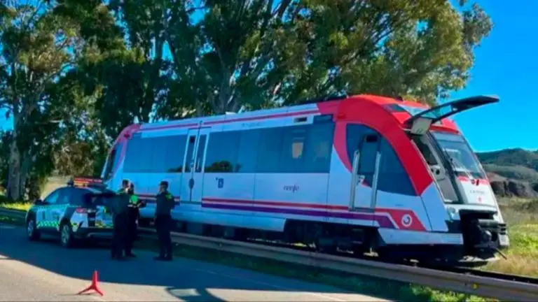 Tren choca contra una grúa| Tercer accidente en menos de una semana en España