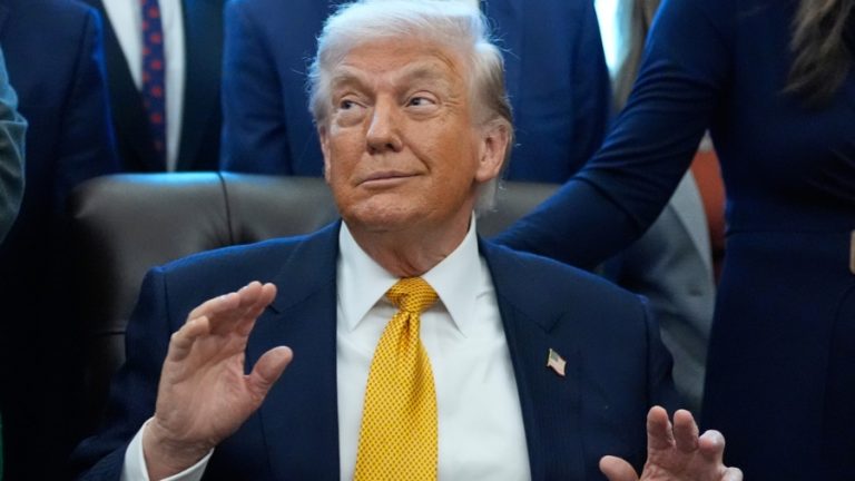 Trump habla con el jefe de la OTAN sobre Groenlandia