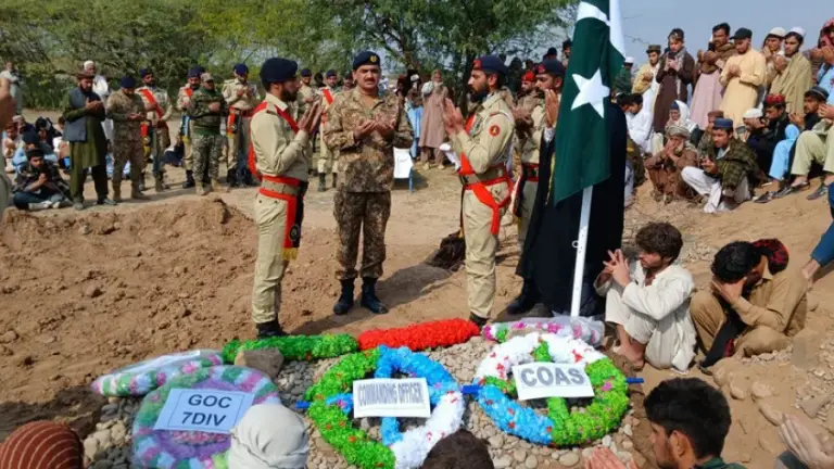 Pakistán y Afganistán entran en guerra tras colapso del acuerdo de seguridad