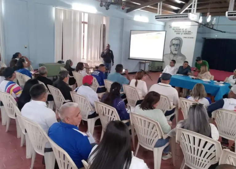 Centro de Desarrollo de la Calidad Educativa de Falcón evalúa programas en los 25 municipios