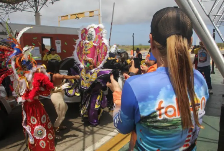 El estado Falcón registró una alta afluencia en los Peajes, visitantes disfrutan una experiencia única en los Carnavales Viva Venezuela 2026.