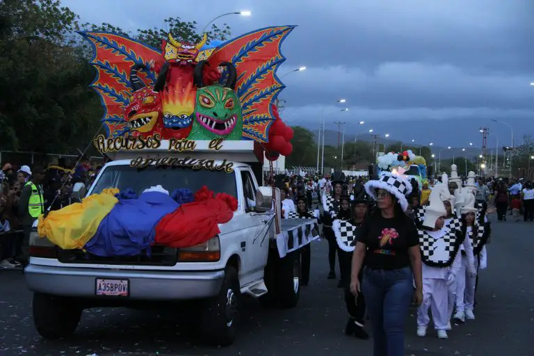 La creatividad volvió a ser protagonista del Desfile de Carnavales 2026 de Coro con la amplia participación de 600 disfraces y 63 comparsas.