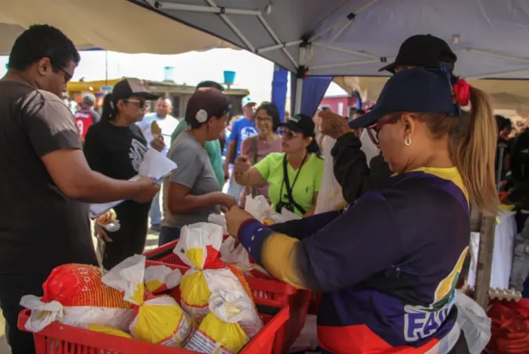 Más de 1700 familias del sector Ciudad Federación, parroquia Punta Cardón de Punto Fijo, municipio Carirubana se beneficiaron con el Plan.