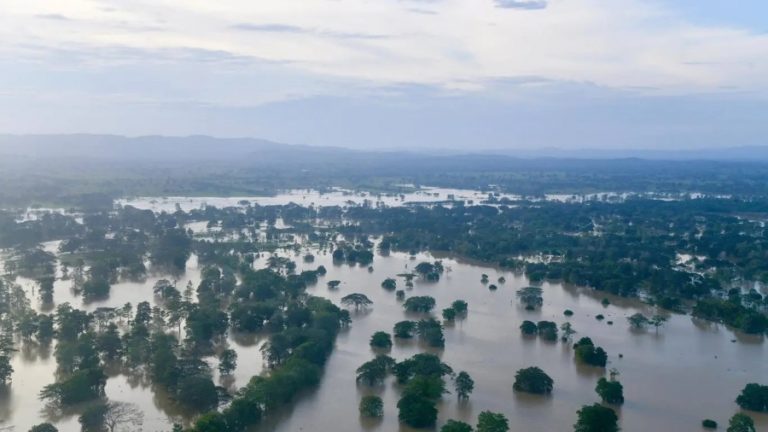 Colombia declara emergencia económica y social tras lluvias extremas