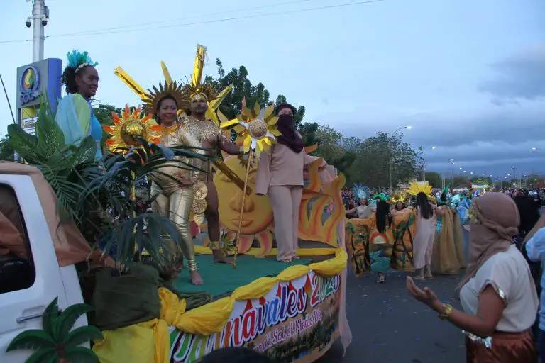 La creatividad volvió a ser protagonista del Desfile de Carnavales 2026 de Coro con la amplia participación de 600 disfraces y 63 comparsas.