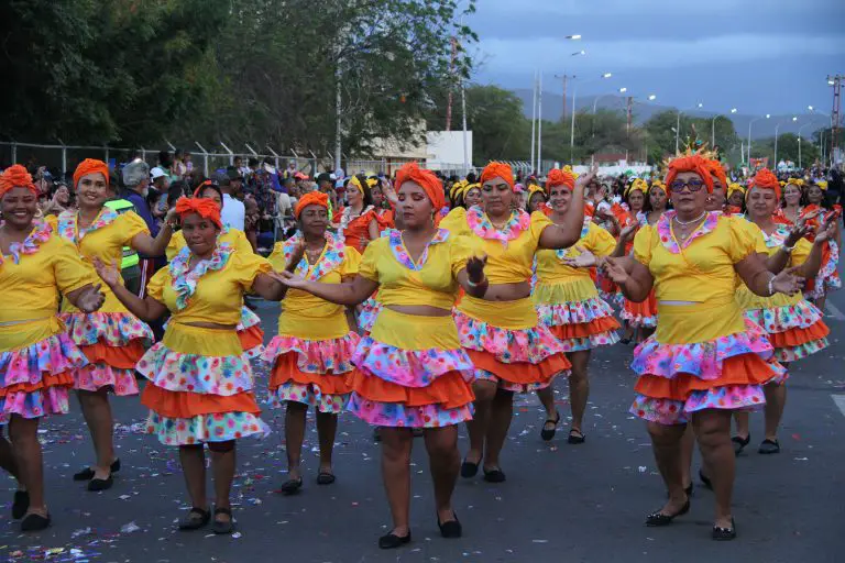 La creatividad volvió a ser protagonista del Desfile de Carnavales 2026 de Coro con la amplia participación de 600 disfraces y 63 comparsas.