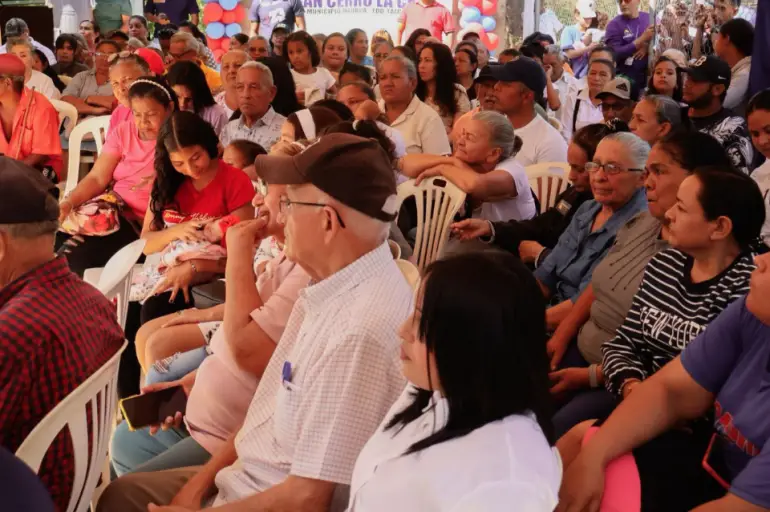 Se inicia ciclo de conversatorios sobre la renovación, procesos de legitimidad y legalidad participativa de las comunas.