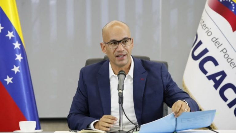 Min-Educación prohíbe a planteles exigir aportes económicos y disfraces costosos para Carnaval