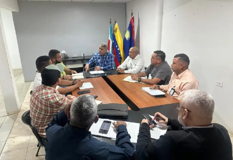 Dabajuro: Gobierno municipal y la Secretaría de Ambiente debaten propuestas sobre vertedero