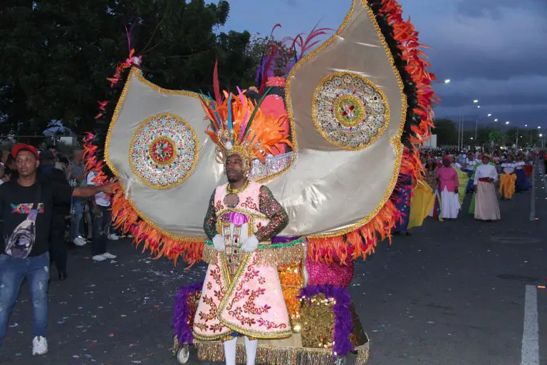 La creatividad volvió a ser protagonista del Desfile de Carnavales 2026 de Coro con la amplia participación de 600 disfraces y 63 comparsas.