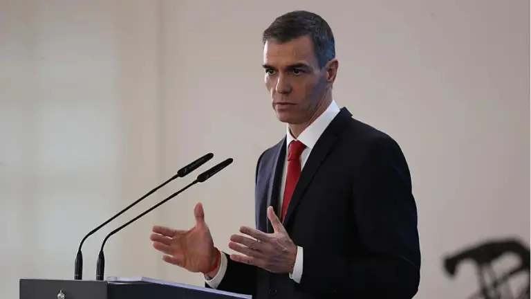 España prohibirá acceder a las redes sociales a menores de 16 años