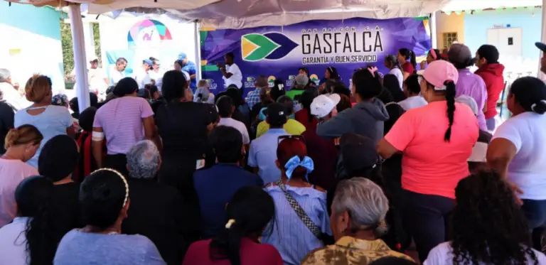 Más de 550 cilindros de GLP reciben familias de Miranda y Urumaco