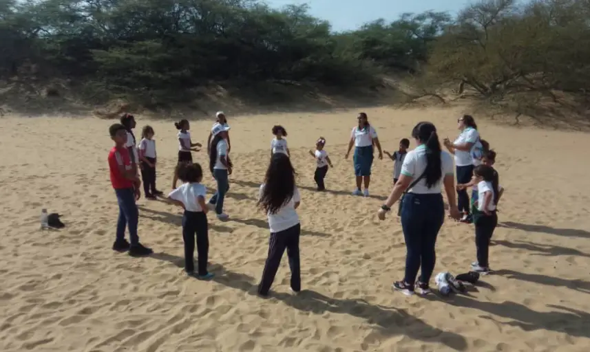 Este viernes 6 de febrero se celebró el 52 aniversario de Los Médanos de Coro como Parque Nacional y los escolares disfrutaron de sus dunas.