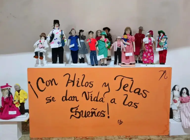 Inauguran exposición de muñeca de trapo en el Incudef