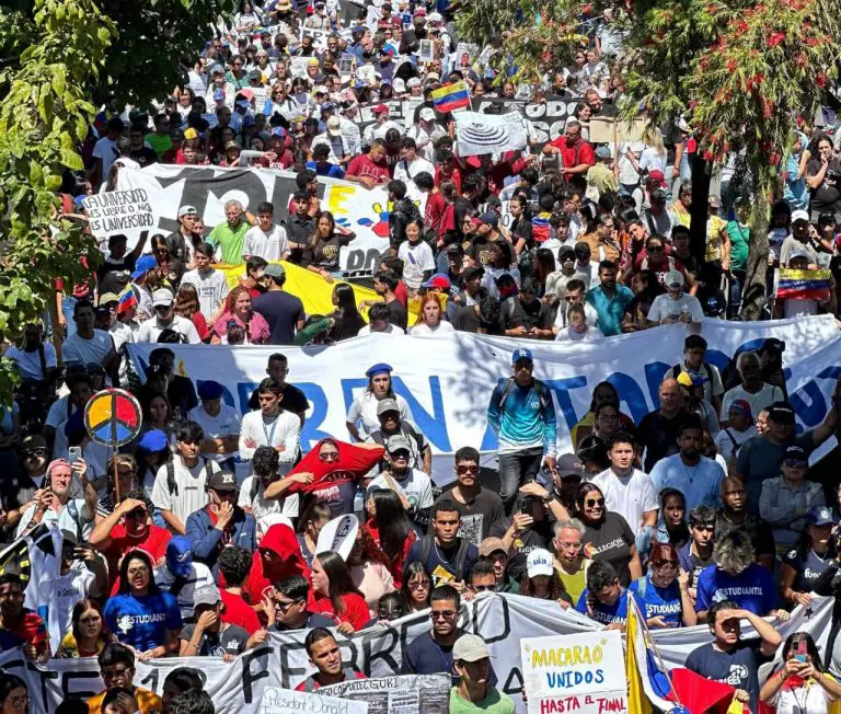«No tenemos miedo», el grito de los estudiantes en la protesta de este 12-Feb