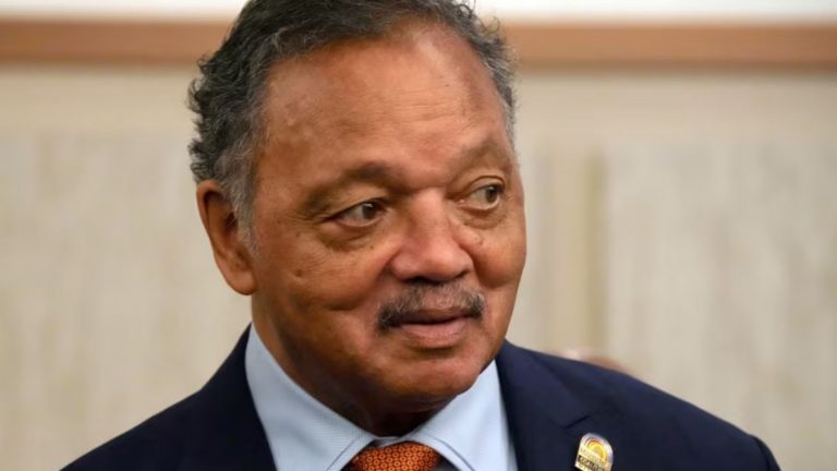 Murió el reverendo Jesse Jackson, activista por los derechos civiles