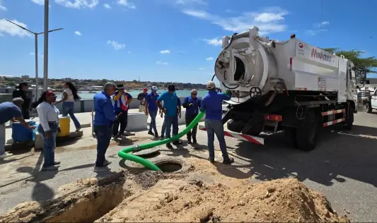 La Gobernación de Falcón y la Alcaldía del Municipio Carirubana llevan a cabo trabajos de sustitución en colector de aguas servidas.