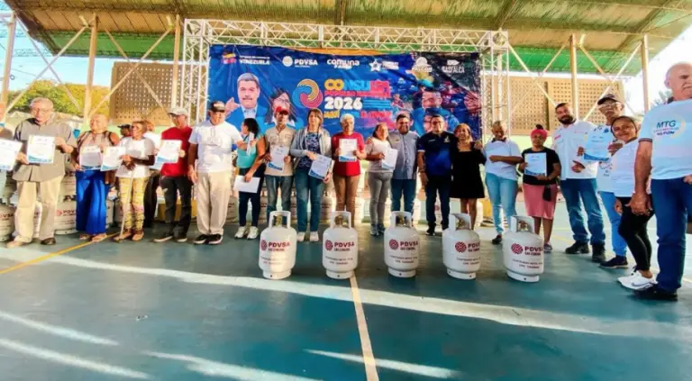 Comuna La Guinea | Entregan cilindros de gas, proyecto ganador en la Consulta Popular