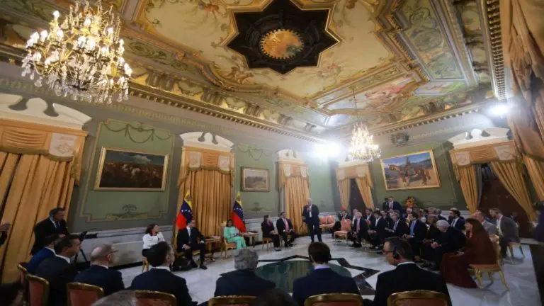 Delcy Rodríguez a empresarios: «Es buen momento para invertir en Venezuela»