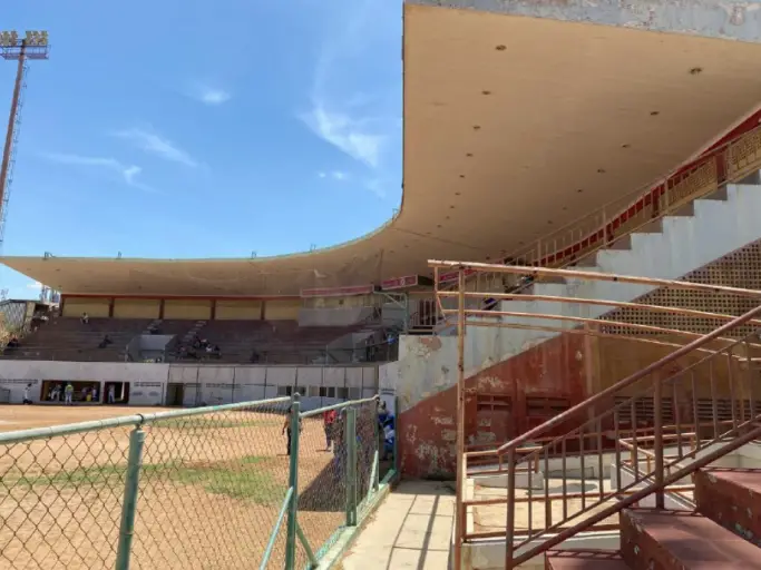 El gobernador Víctor Clark dio a conocer sobre la intervención en el estadio de béisbol “José David Ugarte” para ser modernizado.