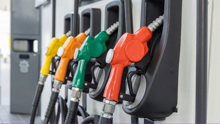 La gasolina en EE.UU. alcanza los 4 dólares por galón, su nivel más alto desde 2022