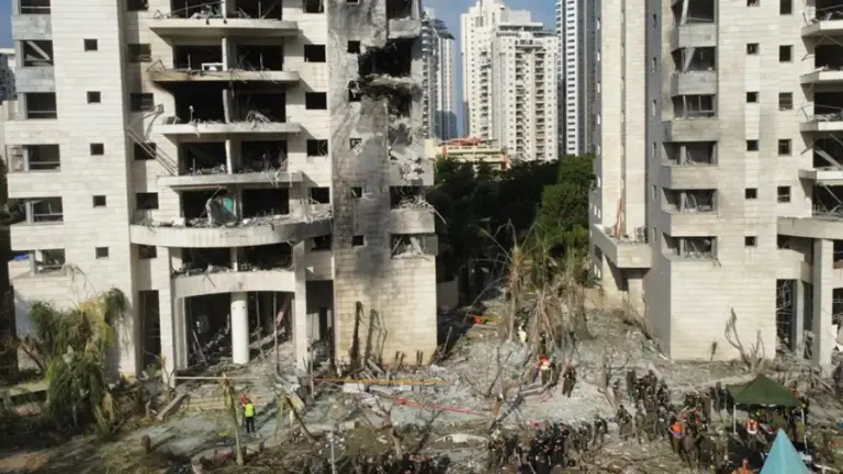 Irán afirma haber atacado la oficina de Netanyahu en nueva ofensiva