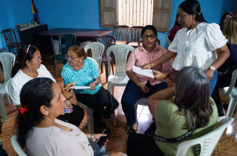 Mujeres de Colina participaron en la discusión sobre la ley de la Mujer