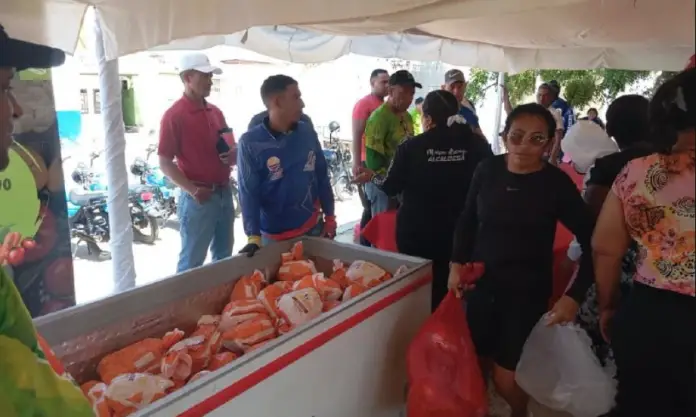 La Gobernación del estado Falcón sigue protegiendo a unas mil 500 familias de la parroquia Los Taques del municipio homónimo.