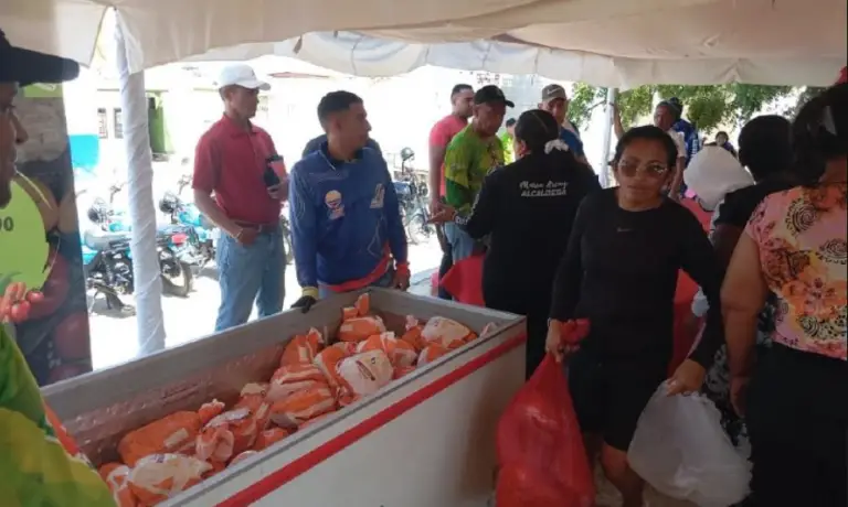 Gobierno lleva Plan de Amor y Prosperidad Alimentaria a Los Taques