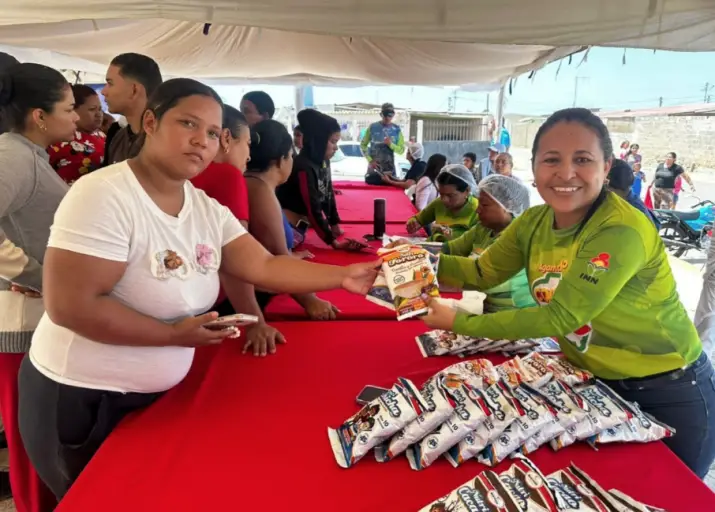 La Gobernación del estado Falcón sigue protegiendo a unas mil 500 familias de la parroquia Los Taques del municipio homónimo.