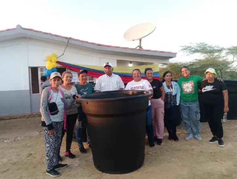 Municipio Falcón | Comuna Unidos por Maquigua entrega 110 tanques de agua