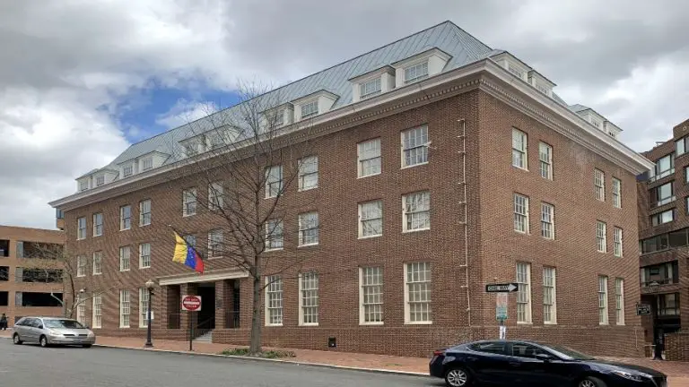 La OFAC flexibiliza sanciones para operatividad de la embajada de Venezuela en EE.UU.