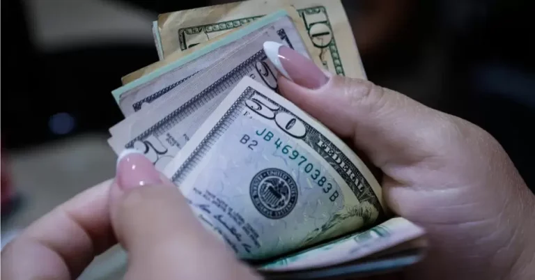 Precio del dólar inicia semana en alza, esta es la tasa hoy 23-Mar