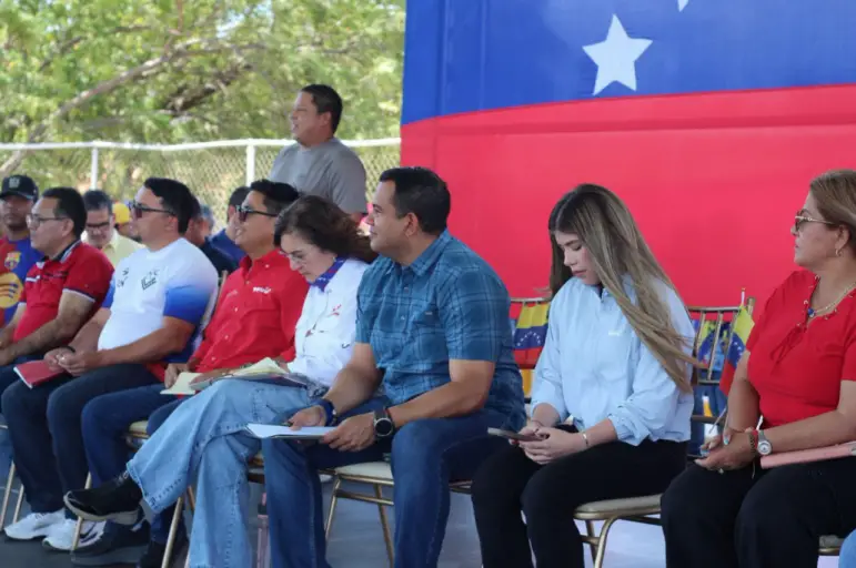 En la Comuna “Alí Primera y su Canto”, la dirigencia nacional y regional del PSUV lideró un encuentro con las estructuras de base del PSUV.