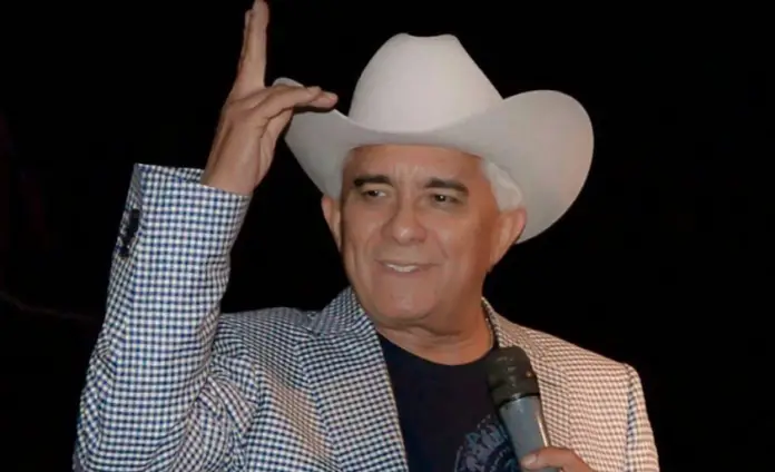 La oficina de prensa del reconocido exponente de la música llanera, Reynaldo Armas, informó que el cantautor se encuentra en Venezuela.