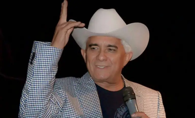 Reynaldo Armas regresa a Venezuela tras complicación de salud