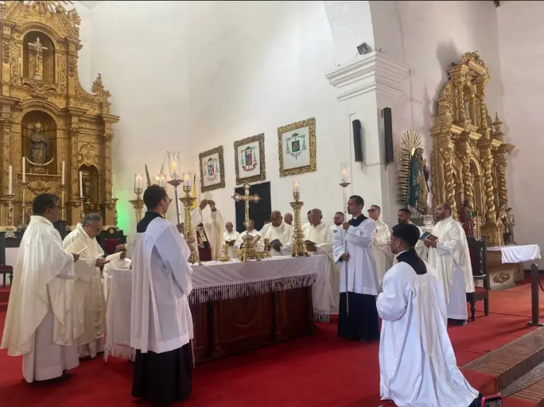 Misa Crismal y renovación de votos sacerdotales en la Catedral de Coro