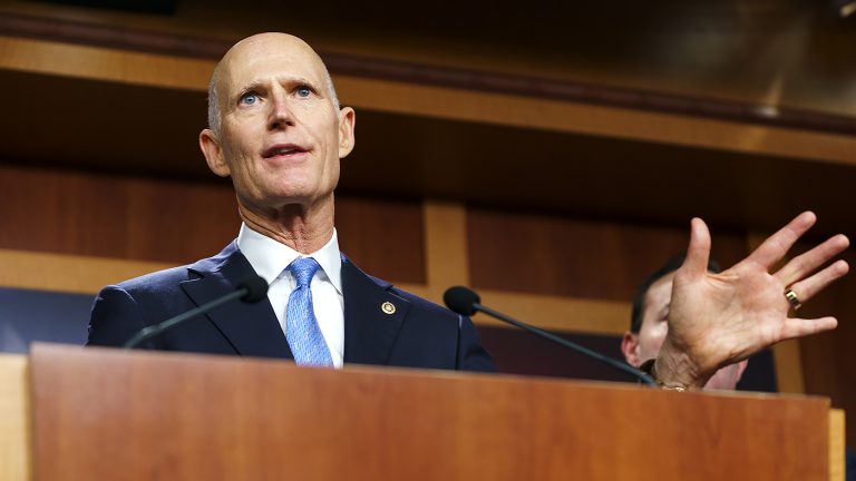 Senador Rick Scott prevé elecciones “libres y justas” en Venezuela en un año