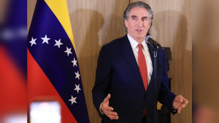 Secretario Burgum destaca dos meses de fantástico trabajo con Delcy Rodríguez