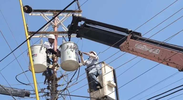 Instalación de transformadores fortalece suministro eléctrico a más de 5 mil familias falconianas