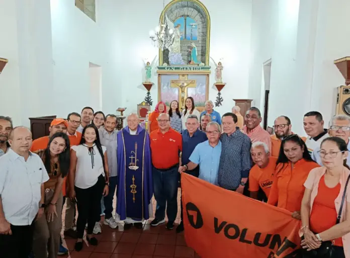 El representante nacional de Voluntad Popular, Roland Carreño, participó en un misa para exigir la liberación de todos los presos políticos.