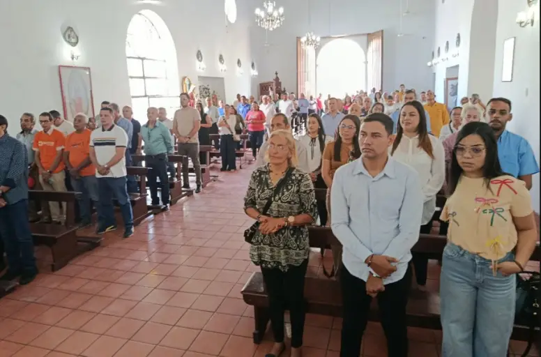 El representante nacional de Voluntad Popular, Roland Carreño, participó en un misa para exigir la liberación de todos los presos políticos.