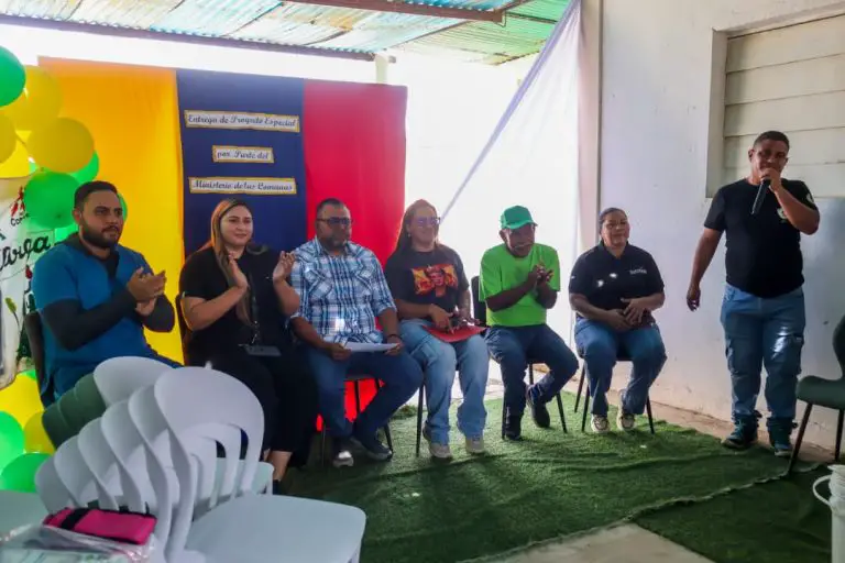 Comuna Jardines de Sabana Larga entrega equipos e insumos al área de salud