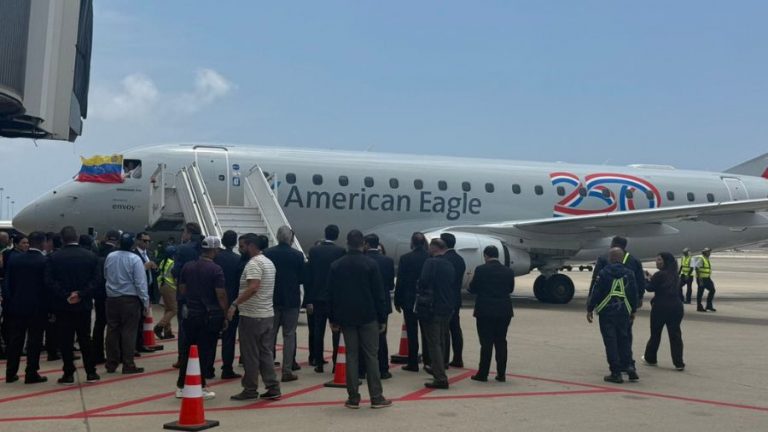 Aterrizó en Maiquetía primer vuelo comercial Miami-Caracas después de 7 años