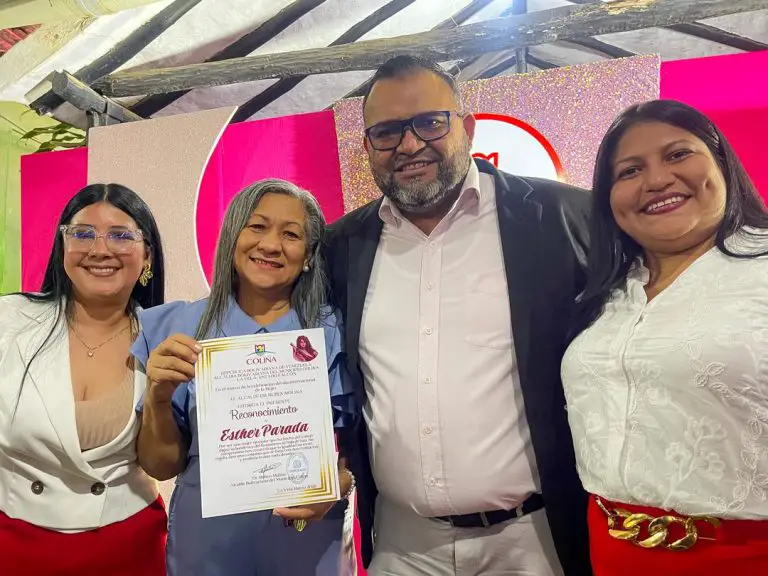 Alcalde del municipio Colina confiere Orden María Anastasia Perón
