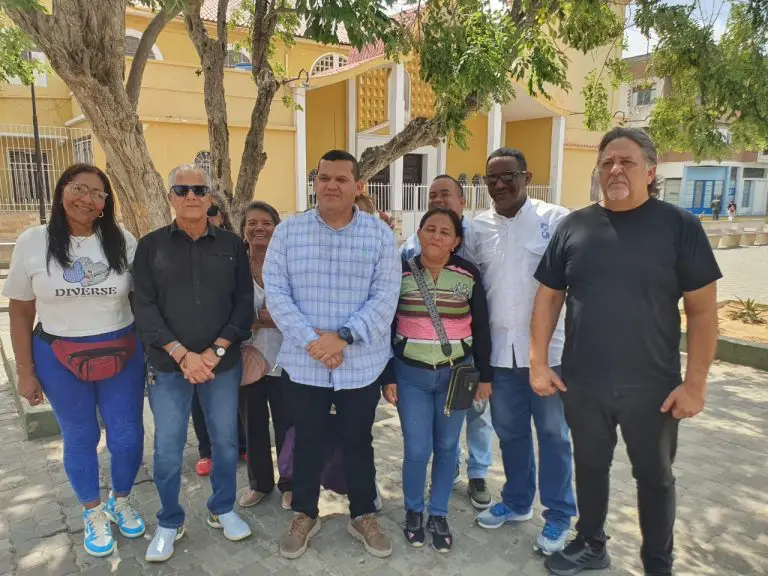 Trabajadores esperan “responsablemente en las calles” el ajuste salarial