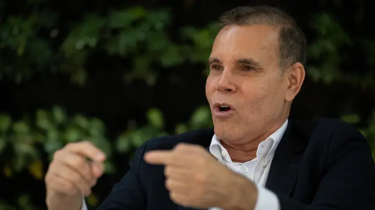 Proyecciones de Luis Vicente León sobre el ajuste salarial responsable