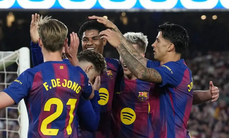 El Barcelona gana el derbi al Espanyol y se escapa a nueve puntos del Real Madrid