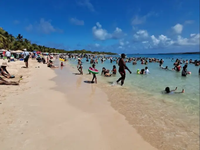 Las playas de Chichiriviche en el municipio Monseñor Iturriza, se consolidan como destino turístico en la Costa Oriental de Falcón.