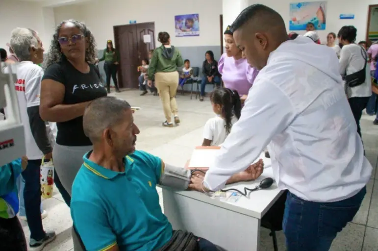 Este sábado, los habitantes del sector Cruz Verde de Coro se beneficiaron de un nuevo despliegue social integral.